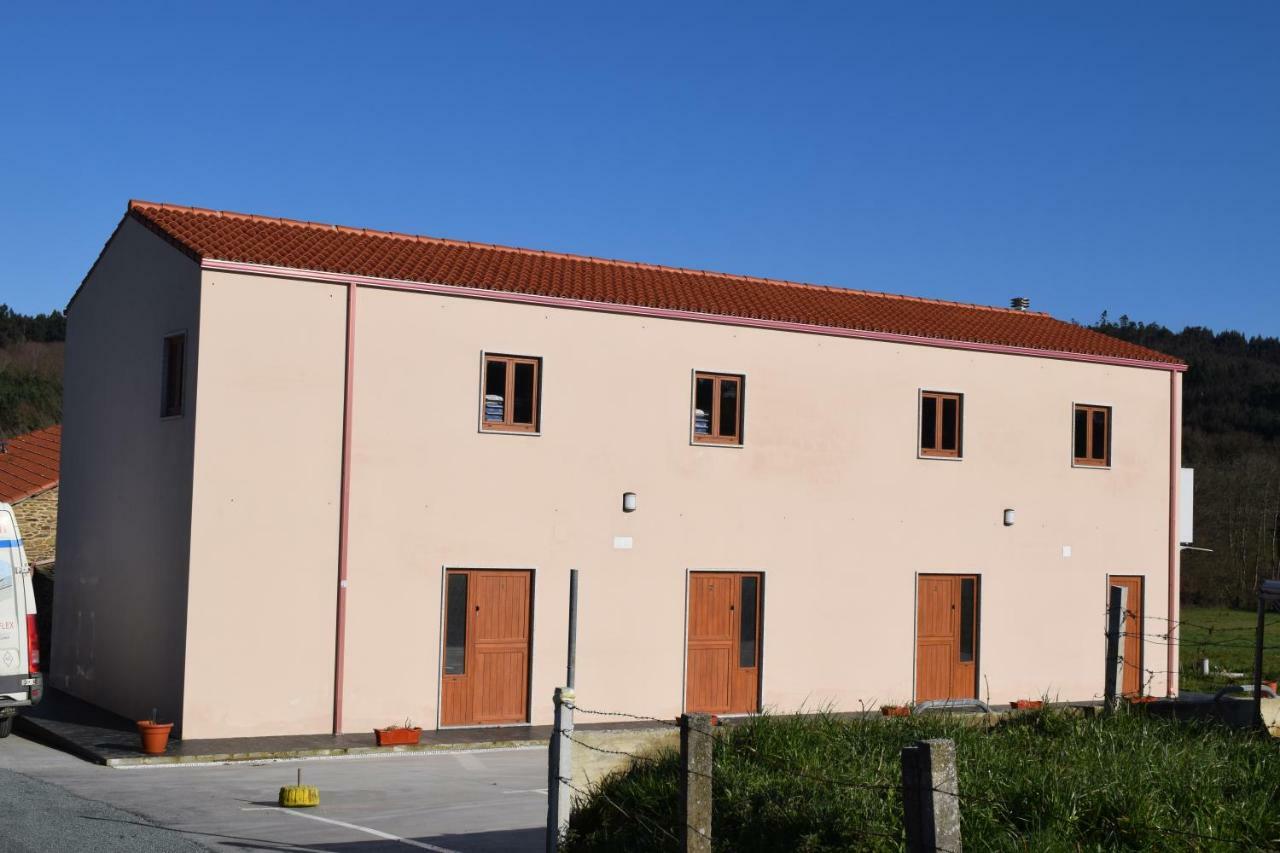 Pensión Albergue Los Caminantes Ribadiso Exterior foto
