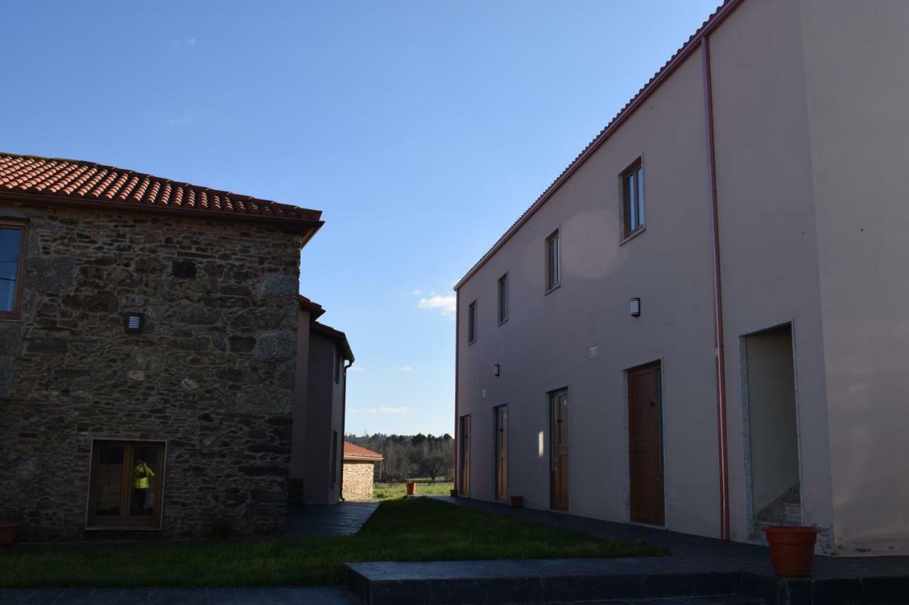 Pensión Albergue Los Caminantes Ribadiso Exterior foto