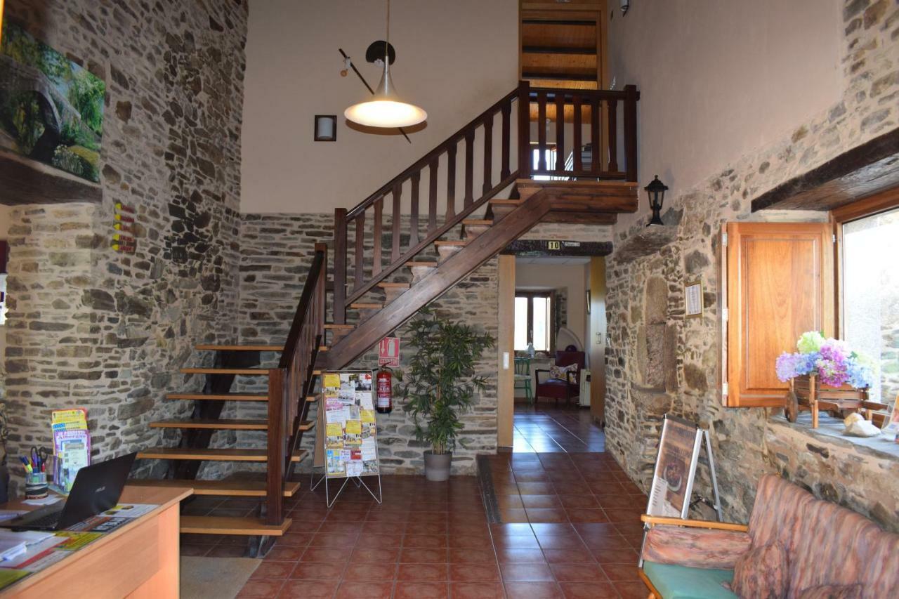 Pensión Albergue Los Caminantes Ribadiso Exterior foto