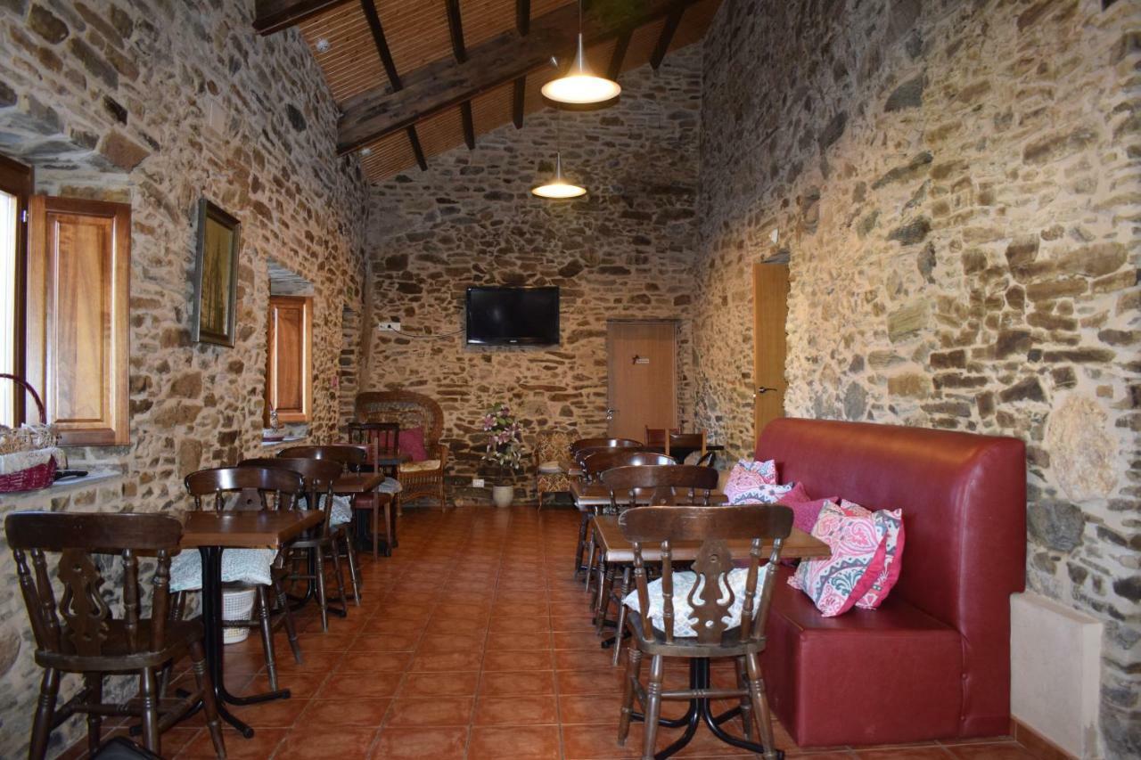 Pensión Albergue Los Caminantes Ribadiso Exterior foto